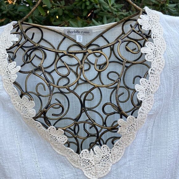 EUC Charlotte Russe Boho Renaissance Long Line Embroidered Top Size XS - Picture 2 of 10